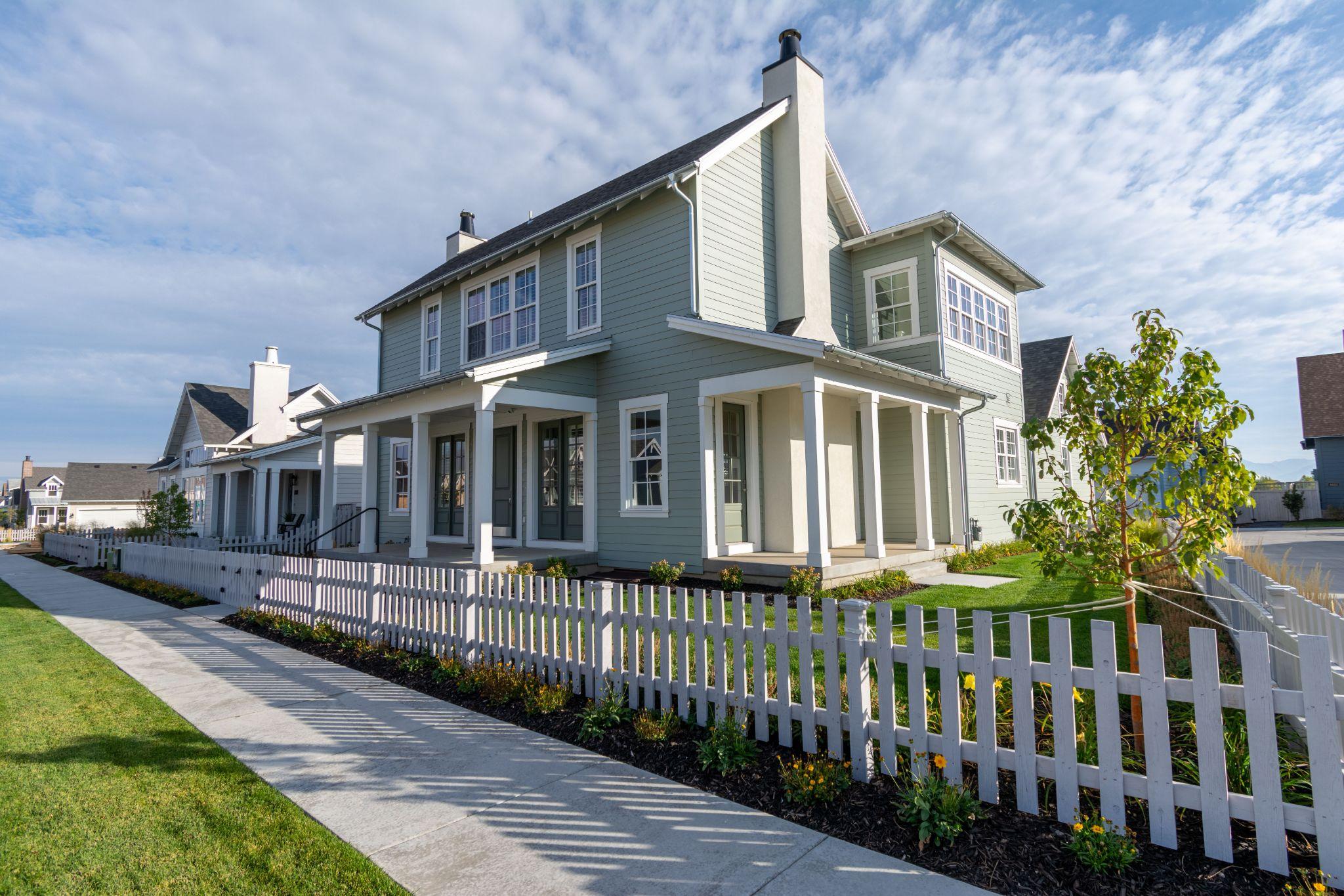 Good Fences, Good Offers: How Fencing Condition Affects Home Sales